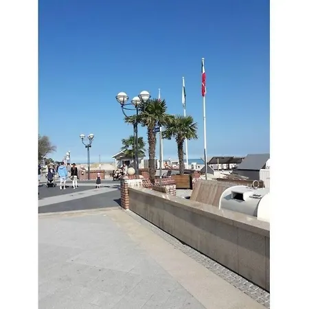 House Aft Diek - 15 *